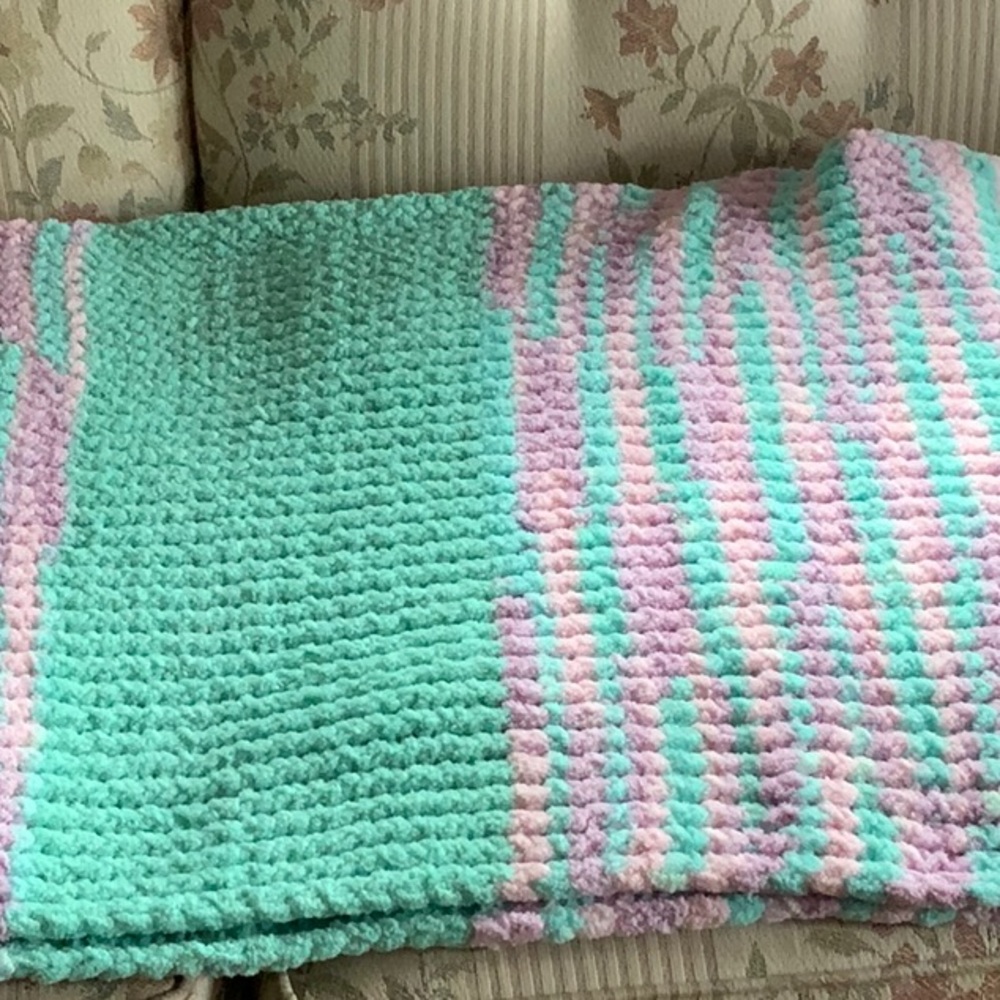 Handmade boom knit blanket by my wife 60 x 40 - Picture 3 of 3